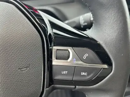 Photo 25 Peugeot 2008  PureTech 100 S&S BVM6