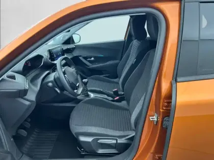 Photo 17 Peugeot 2008  PureTech 100 S&S BVM6