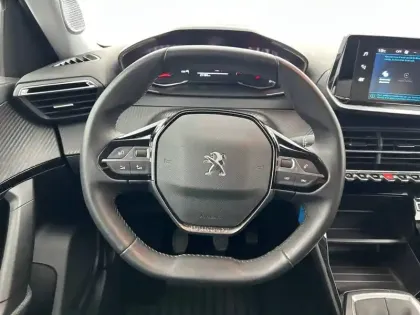 Photo 15 Peugeot 2008  PureTech 100 S&S BVM6