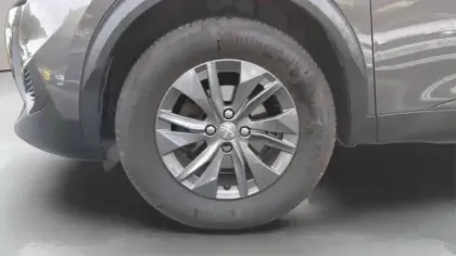 Photo 10 Peugeot 2008  PureTech 130 S&S EAT8