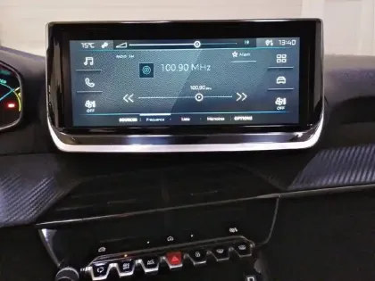 Photo 19 Peugeot 208  Hybrid 100 e-DCS6