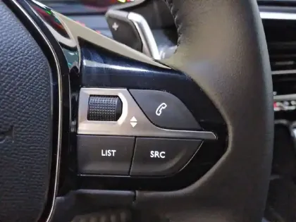 Photo 28 Peugeot 208  Hybrid 100 e-DCS6