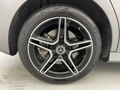 Photo 18 Mercedes Classe A  250 e 8G-DCT