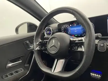 Photo 24 Mercedes Classe A  250 e 8G-DCT