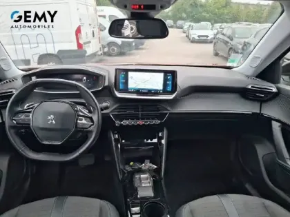 Photo 7 Peugeot 2008  PureTech 130 S&S EAT8