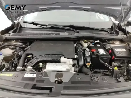Photo 15 Peugeot 2008  PureTech 100 S&S BVM6
