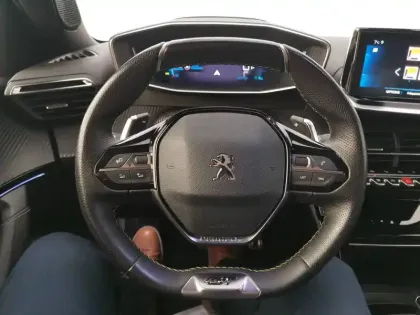 Photo 15 Peugeot 2008  PureTech 130 S&S EAT8