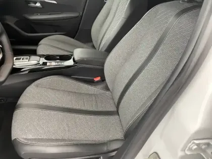 Photo 13 Peugeot 208  Electrique 50 kWh 136ch