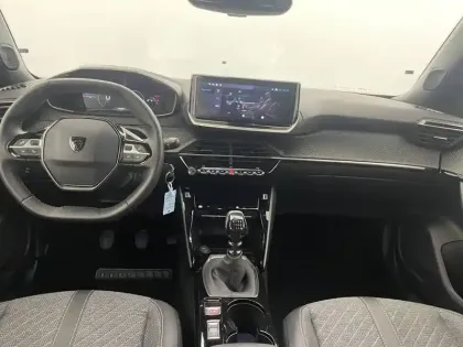 Photo 30 Peugeot 2008  PureTech 100 S&S BVM6