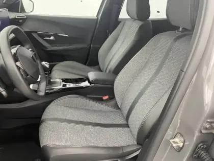 Photo 13 Peugeot 2008  PureTech 100 S&S BVM6