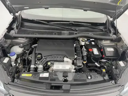 Photo 20 Peugeot 2008  PureTech 100 S&S BVM6