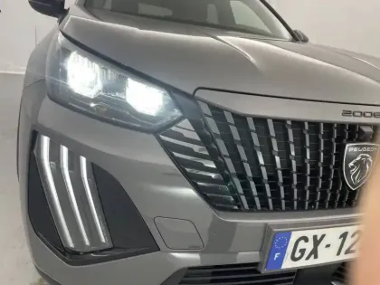 Photo 23 Peugeot 2008  PureTech 100 S&S BVM6