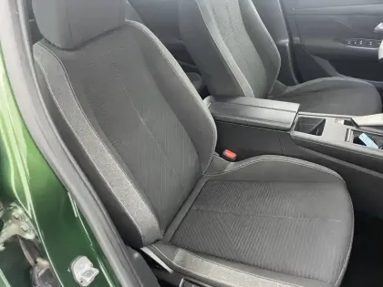 Photo 31 Peugeot 308  BlueHDi 130ch S&S EAT8