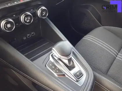 Photo 9 Renault Captur  E-Tech full hybrid 145