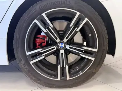 Photo 9 BMW Serie 3 320d xDrive 190 ch BVA8