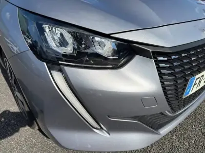 Photo 15 Peugeot 208  PureTech 75 S&S BVM5