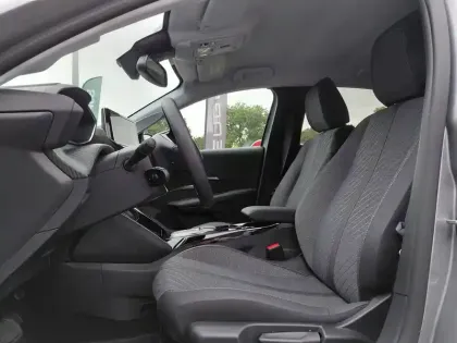 Photo 9 Peugeot 208  Hybrid 110 ch e-DCS6
