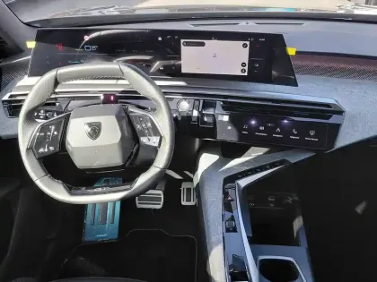 Photo 14 Peugeot 5008  Plug-in Hybrid 225 ch e-DCS7