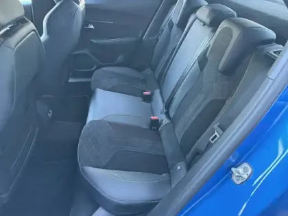 Photo 11 Peugeot 2008  PureTech 155 S&S EAT8