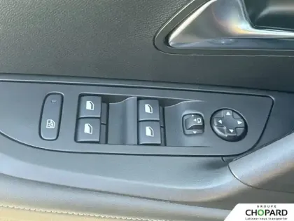 Photo 23 Peugeot 2008  BlueHDi 130 S&S EAT8