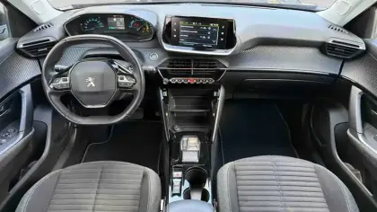 Photo 19 Peugeot 2008  Electrique 136 ch