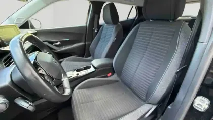 Photo 10 Peugeot 2008  Electrique 136 ch