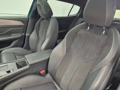 Photo 23 Peugeot 408  PHEV 225 e-EAT8