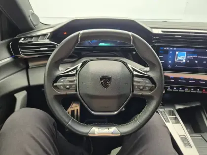 Photo 30 Peugeot 408  PHEV 225 e-EAT8