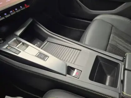Photo 27 Peugeot 408  PHEV 225 e-EAT8