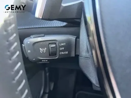 Photo 14 Peugeot 2008  Hybrid 145 ch e-DCS6