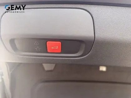 Photo 20 Peugeot 408  Hybrid 145 e-DCS6