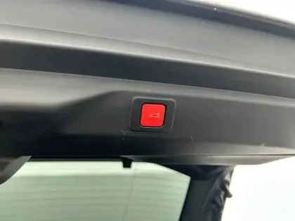 Photo 28 Peugeot 3008  Electrique 210 ch 73 kWh
