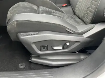 Photo 18 Peugeot 3008  Electrique 210 ch 73 kWh