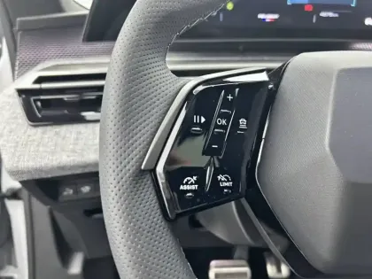 Photo 19 Peugeot 3008  Electrique 210 ch 73 kWh