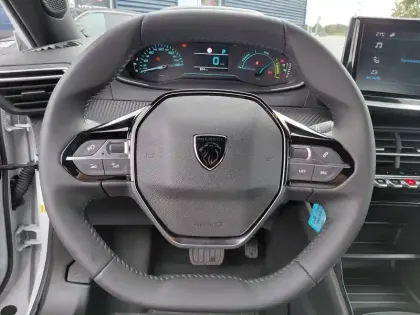 Photo 10 Peugeot 2008  Hybrid 110 ch e-DCS6
