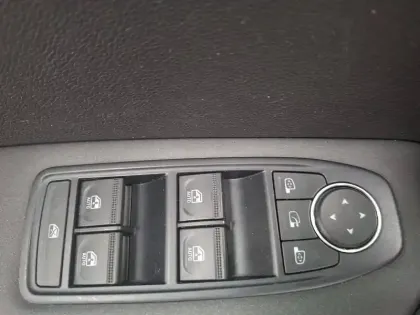 Photo 41 Renault Captur  Blue dCi 95