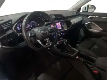 Photo 8 Audi Q3 35 TDI 150 ch S tronic 7 Design