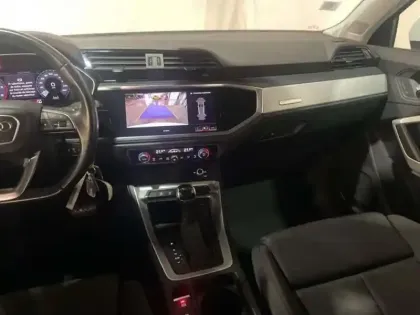 Photo 9 Audi Q3 35 TDI 150 ch S tronic 7 Design