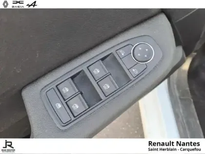 Photo 6 Renault Clio  1.6 E-Tech hybride 145ch Evolution