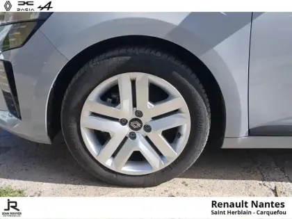 Photo 8 Renault Clio  1.6 E-Tech 145ch full hybrid Evolution - AUTO ECOLE