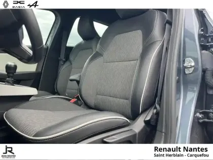 Photo 10 Renault Clio  1.5 Blue dCi 100ch Intens - Pack Grand Ecran 9.3"