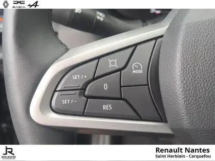 Photo 12 Dacia Duster  1.6 hybrid 140ch Journey