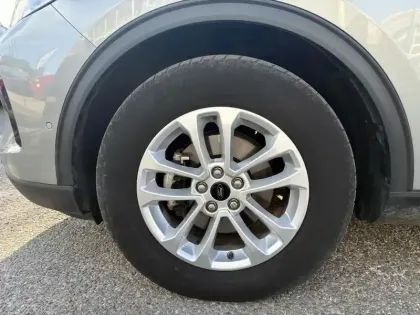 Photo 8 Ford Kuga  2.5 Duratec 180ch Hybrid FlexiFuel Titanium Business Powershift