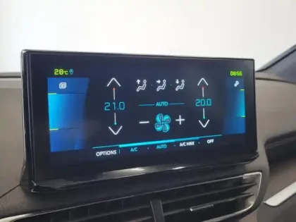 Photo 14 Peugeot 3008  Plug-in Hybrid 225ch GT e-EAT8