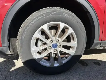 Photo 8 Ford Kuga  2.5 Duratec 190 ch FHEV E85 Titanium BVA