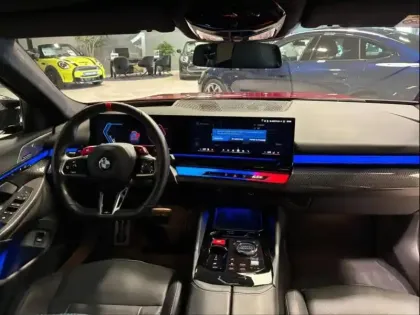 Photo 13 BMW Serie 5 M5 Touring 4.4 V8 PHEV 727ch (585+197)
