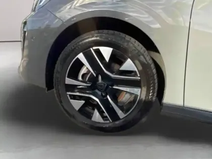 Photo 10 Peugeot 208  1.2 Hybrid 110ch Allure e-DCS6
