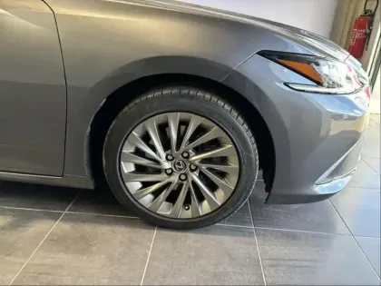Photo 8 Lexus Es  300h Executive MY23