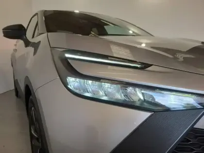 Photo 14 Toyota C-HR  1.8 Hybride 140ch Design MY25