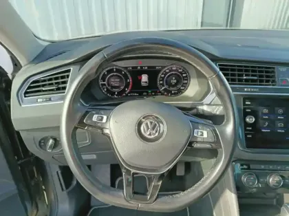 Photo 6 Volkswagen Tiguan 2.0 TDI 150ch Carat DSG7